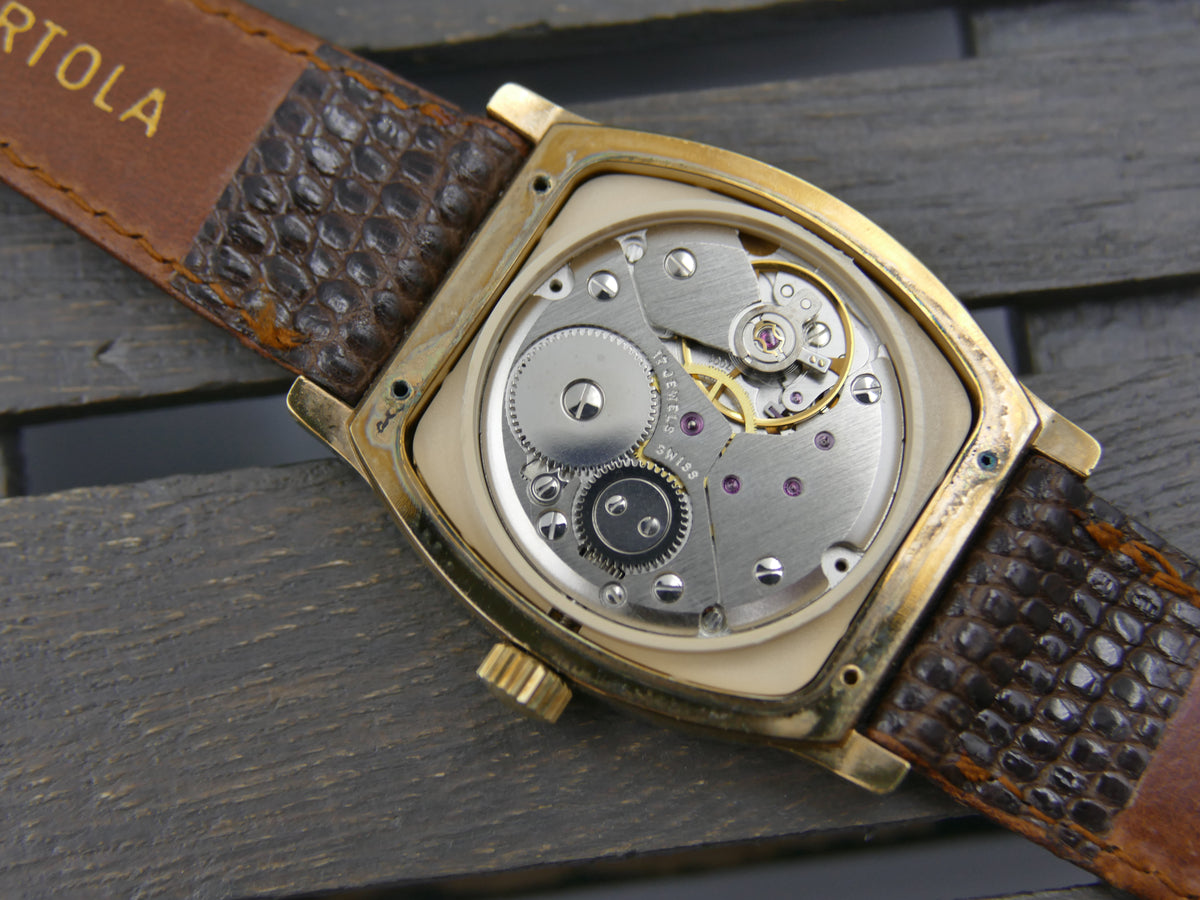 80s vintage watch mens Bulova Tonneau tortue Turtle Ref. 13090 hand wind Peseux 7001