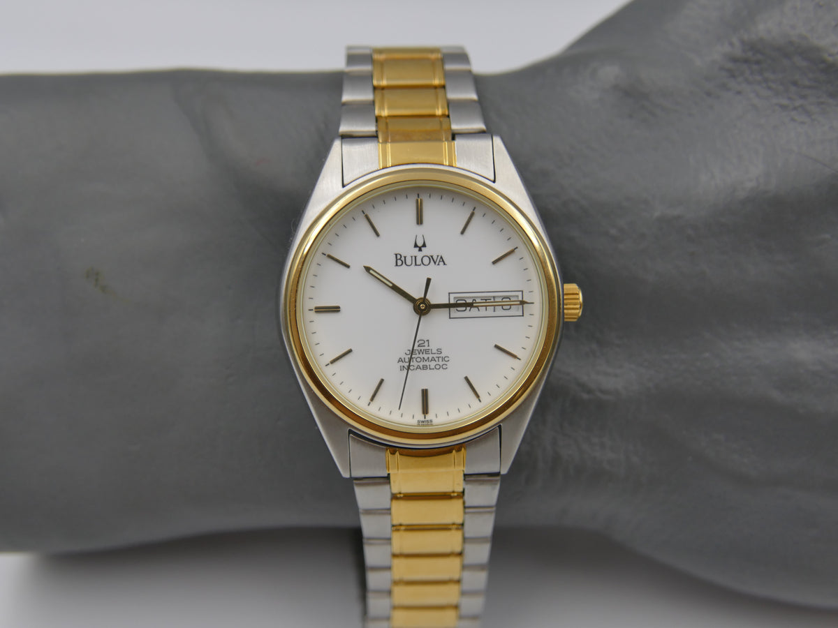 Montre vintage années 70 pour homme, Bulova 1D12M automatique NOS, calibre ETA 2846 21 rubis, bicolore avec BOÎTE