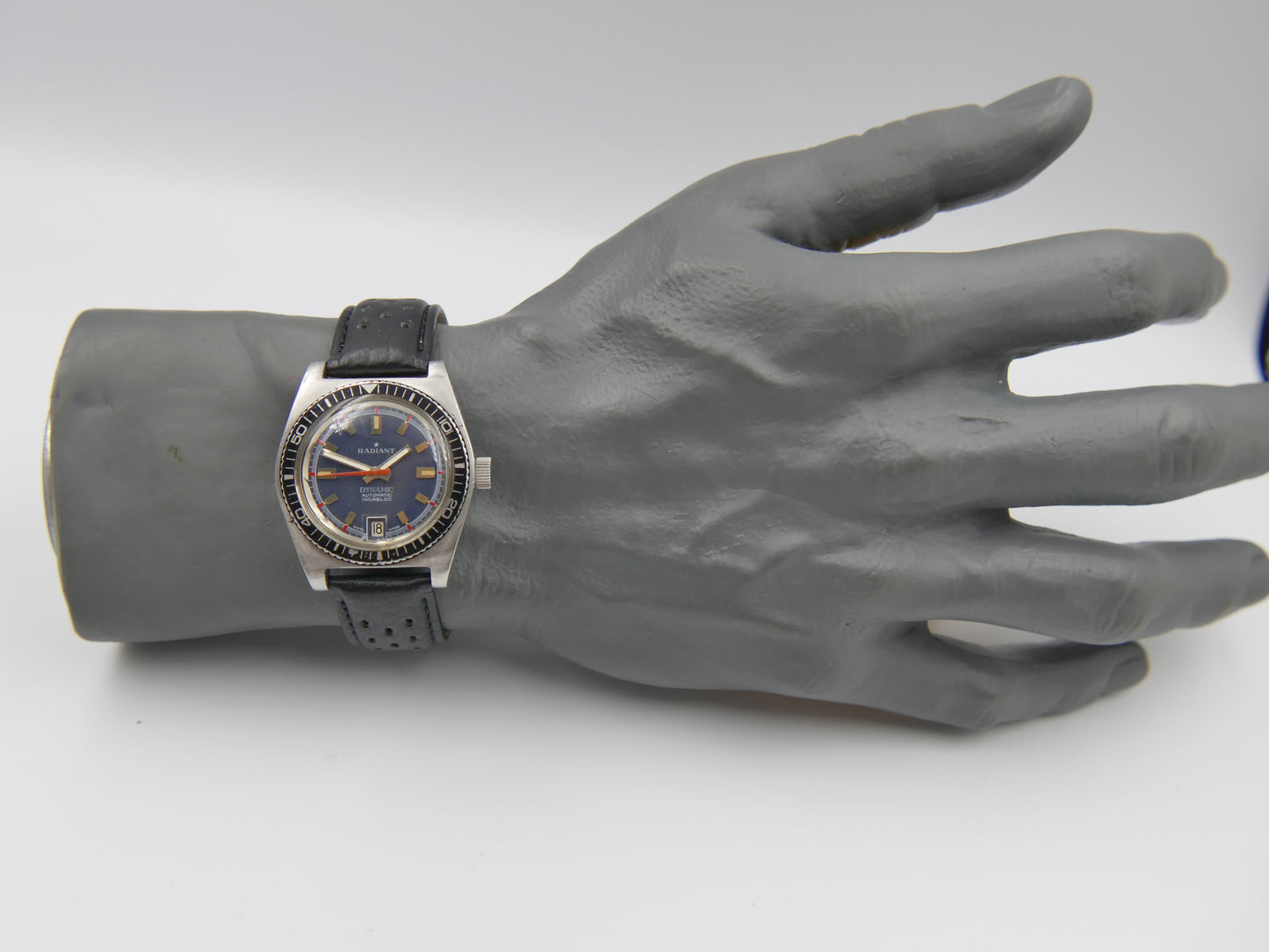 70s vintage watch mens Radiant Dynamic ref 670 automatic AS 1903 serviced blue diver SS