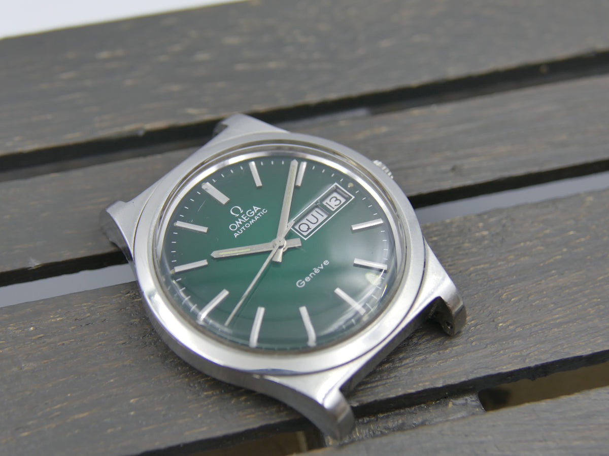 70s vintage watch mens Omega geneve ref 166.0169 automatic cal. 1022 green steel 36mm