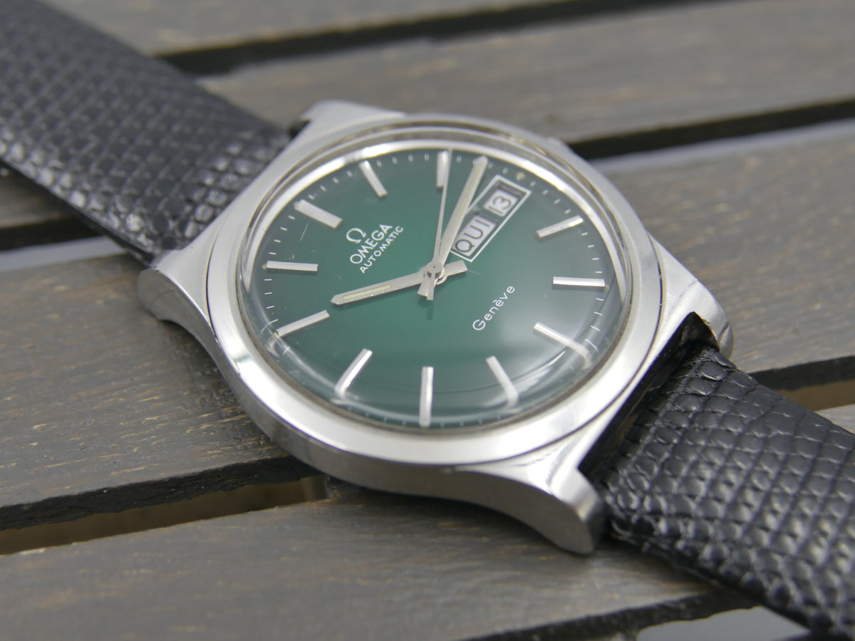 70s vintage watch mens Omega geneve ref 166.0169 automatic cal. 1022 green steel 36mm