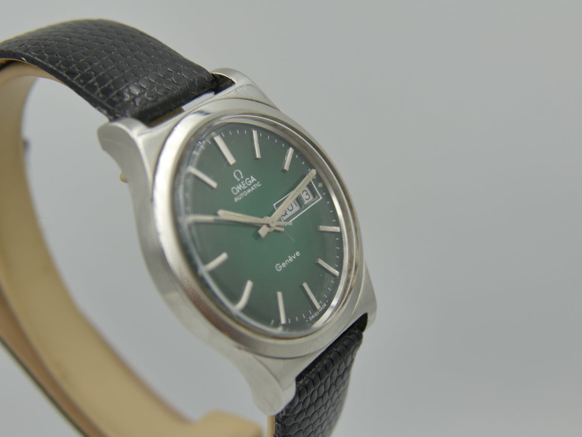 70s vintage watch mens Omega geneve ref 166.0169 automatic cal. 1022 green steel 36mm