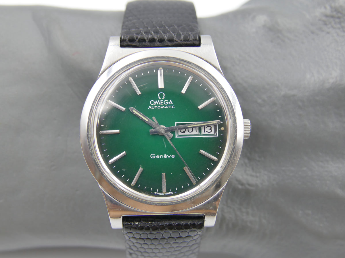 70s vintage watch mens Omega geneve ref 166.0169 automatic cal. 1022 green steel 36mm