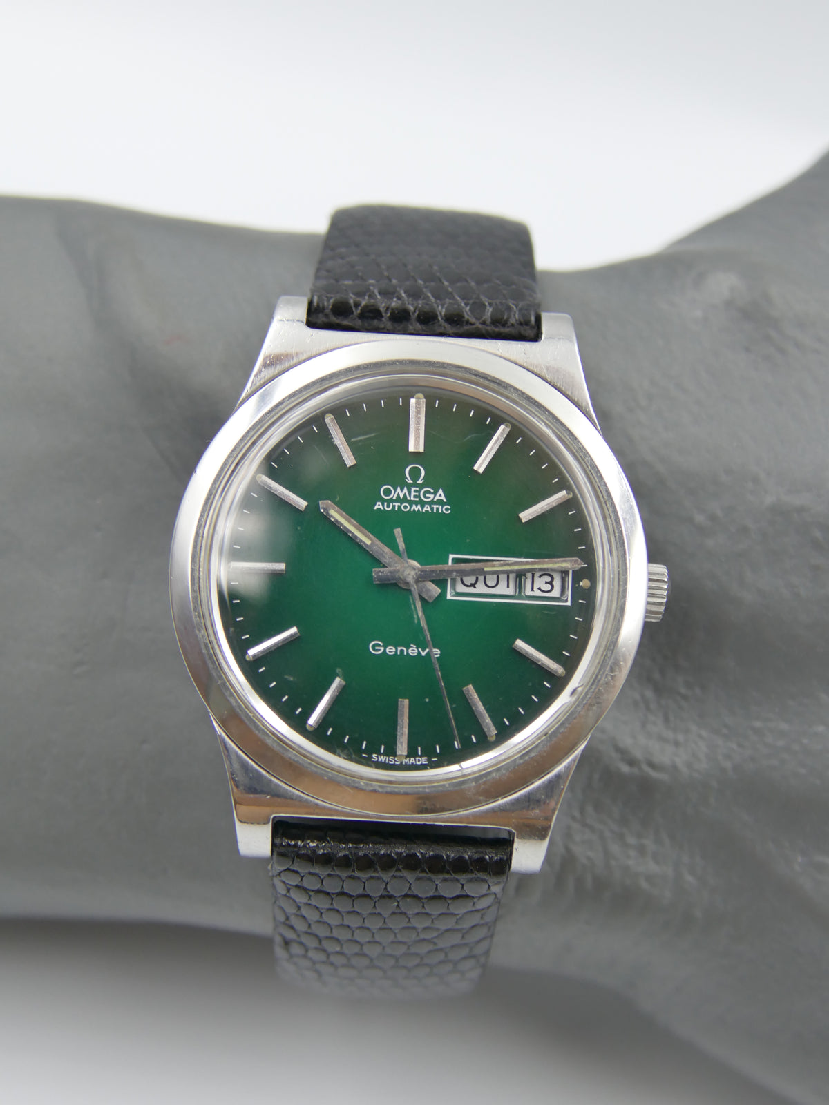 70s vintage watch mens Omega geneve ref 166.0169 automatic cal. 1022 green steel 36mm